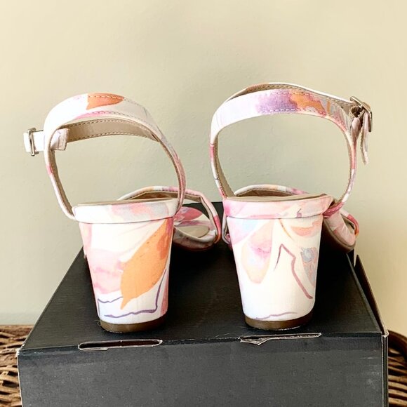 EUC Naturalizer Bristol Floral Block Heel Sandals, Multicolored Floral, Size 6 - Picture 9 of 12